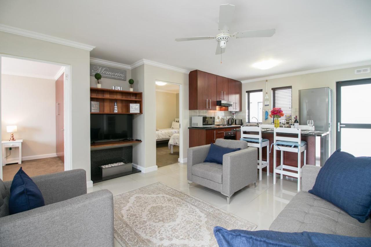 Blue Moon Apartments Κνύσνα Εξωτερικό φωτογραφία